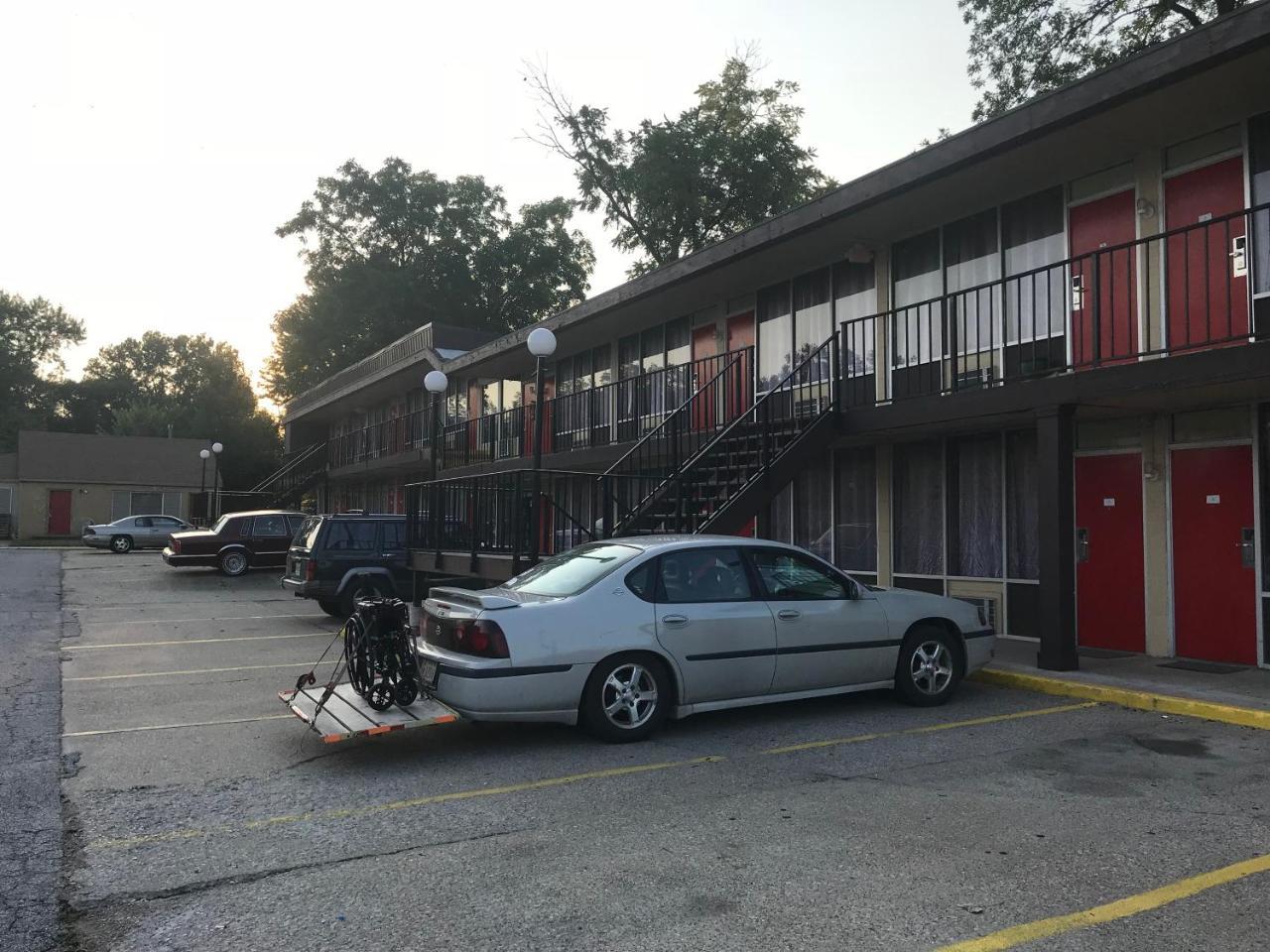 Budget Host Village Inn Kirksville Exterior photo