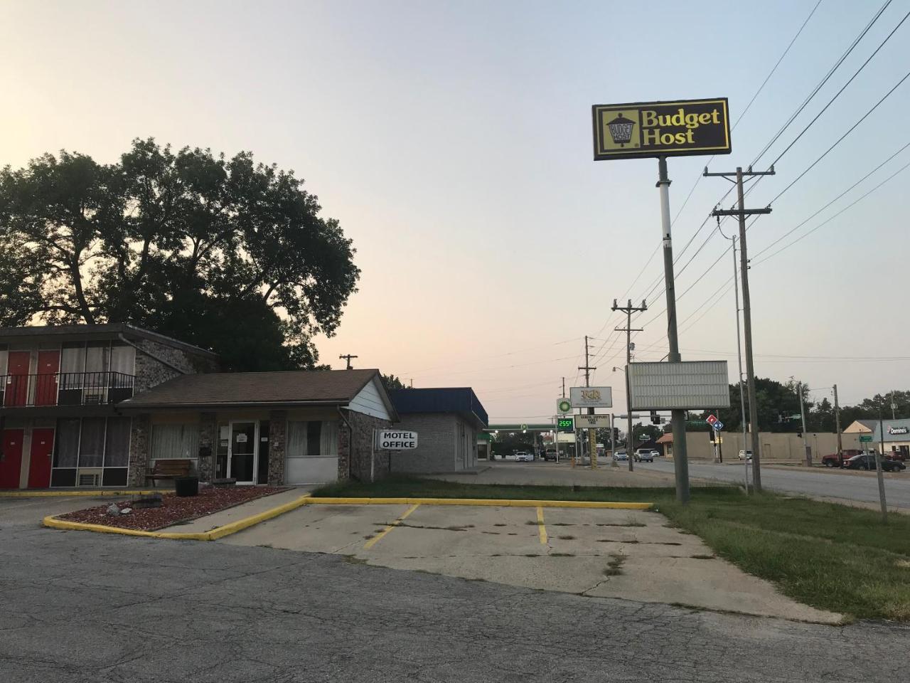 Budget Host Village Inn Kirksville Exterior photo