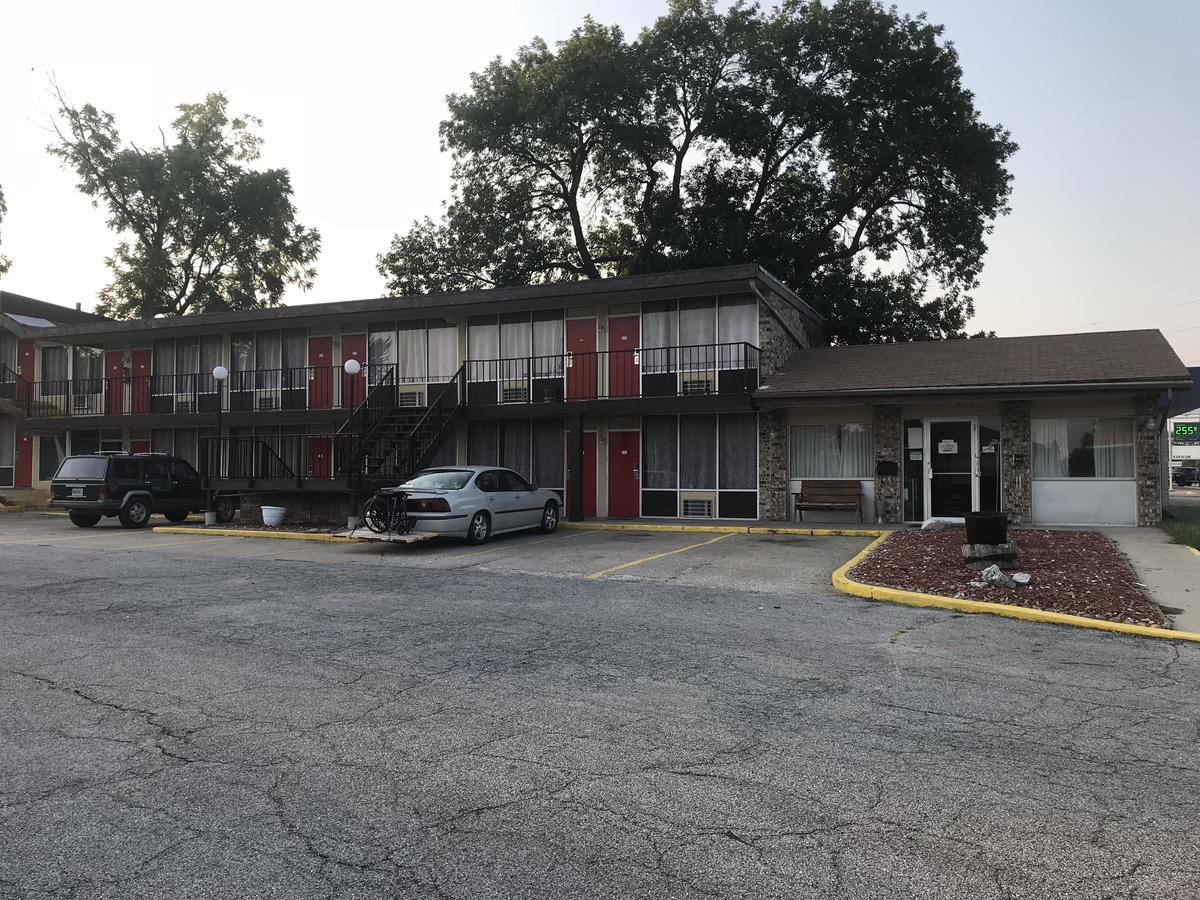 Budget Host Village Inn Kirksville Exterior photo