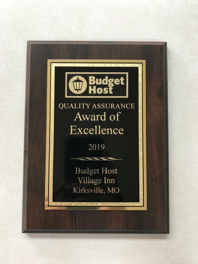 Budget Host Village Inn Kirksville Exterior photo